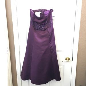 FINAL MARKDOWN Nwt David’s bridal strapless tea length dress 6